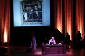 Nazım Hikmetin dizeleri sahneye taşındı