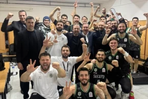 Sakarya Büyükşehir İzmirden de galip döndü
