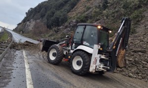 Heyelan, Gülüç Belediyesi ekipleri tarafından kaldırıldı