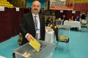 Ümraniye Esnaf Odası nda Mehmet Özdil güven tazeledi