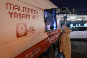 İstanbul Maltepede vatandaşlara sıcak çorba ikramı
