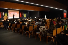 İstanbul Beylikdüzünde şiddetle mücadele konuşuldu