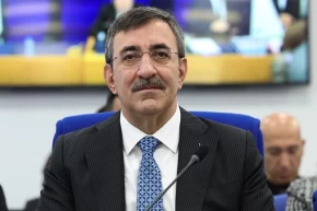 Cumhurbaşkanı Yardımcısı Yılmaz: Bayrağımıza yönelik saldırı cezasız kalmayacak