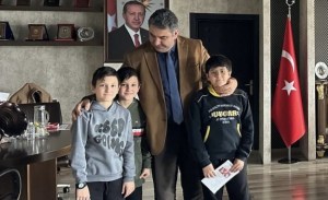 Kaymakam Yılmaz, karne heyecanına ortak oldu