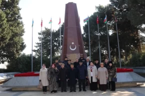 Bakü, Türk kahramanları unutmuyor