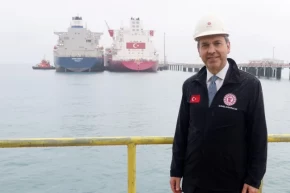 Ertuğrul Gazi FSRUda kritik transfer... Türkiyenin gazlaştırma kapasitesi 200 milyon metreküpe çıkıyor