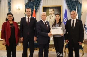 Bursada örnek görevliye Başkan Bozbeyden teşekkür