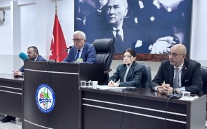 “Askeriyenin liman inşaatı sabrımızı zorluyor”