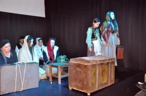 Neo Sahne Mudanyadan Mübadil Öykülerine duygusal aktarım