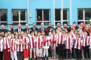 Bursa İnegölspordan 60 bin öğrenciye hediye