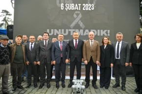 Depremde can veren vatandaşlar Trabzonda anıldı