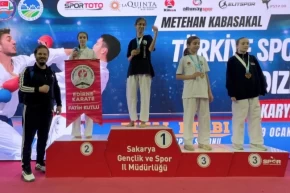 Deniz Cansu Karabulut Türkiye Yıldızlar Karate Ligi 2.si oldu