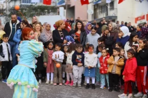 İzmir Karabağlarda hiçbir çocuk yalnız hissetmeyecek