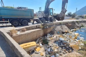 Manisada Bozköy Deresinde 150 kamyonluk dev temizlik