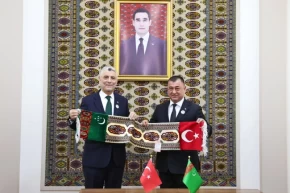 Türkiye ve Türkmenistan ticari ilişkileri geliştiriyor... Hedef 5 milyar dolar