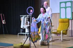 Bursada Osmangazide Tiyatro Zamanı coşkulu başladı