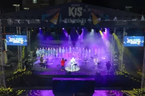 Konya Selçukluda gençlerden 90lar rüzgarı