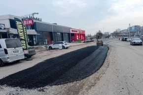 Diyarbakır Büyükşehirden bozulan yollara geçici müdahale