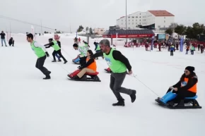Kayseri Erciyeste Artık Çekilmez Oldun kızak yarışı