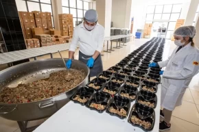 İzmirde bereket hem sofralara, hem meydanlara yayılacak