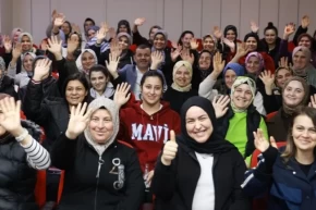 Denizli Büyükşehir ile yüzmeyi öğrendiler