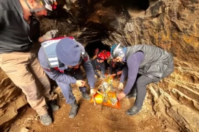 İzmir Selçukta mağarada 9 saatlik kurtarma seferberliği