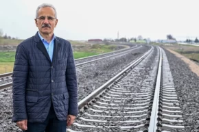 Türkiyenin en büyük dış finansmanlı demiryolu projesine dev kredi