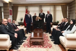 Ağrı Defterdarından Vali Bozkurta hafta ziyareti