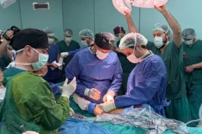 DEÜde menisküs cerrahisinde Türkiyede bir ilk gerçekleşti