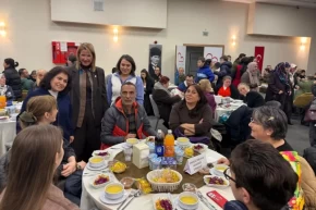 Kocaeli İzmitte özel bireyler iftar sofrasında buluştu