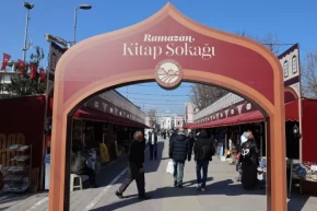 Sakaryada Kitap Sokağı kitapseverlerin buluşma noktası oldu