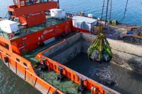 İzmir Körfezinden 1 milyon ton çamur çıkarıldı