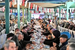 Manisa Demircide iftar sofrası birlik ve bereketi buluşturdu