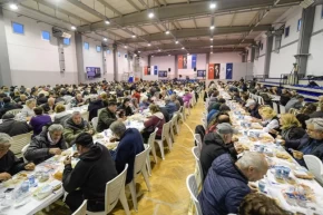 İzmir Büyükşehirin iftar sofrası Foçada kuruldu