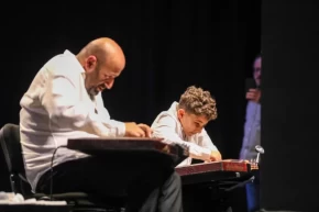 Bursada kanun resitalinde dede torun kapıştı