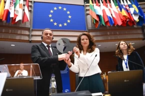 Ekrem İmamoğluna Brükselde Paweł Adamowicz Ödülü