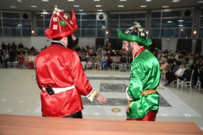 Ovaakça Karagöz ve sihirbazlık gösterisiyle eğlendi