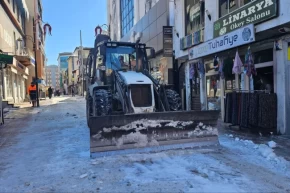 Ağrıda karla mücadele sürüyor