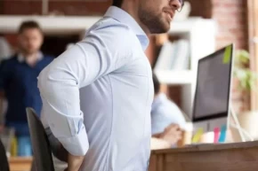 Ofis çalışanlarına uyarı Hareketsiz yaşam omurga sağlığını tehdit ediyor