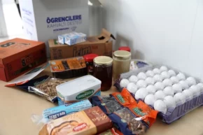 Kayseri Kocasinan dan öğrencilere ücretsiz kahvaltı kolisi