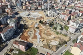 Çayırovada Kent Meydanı ortaya çıkıyor