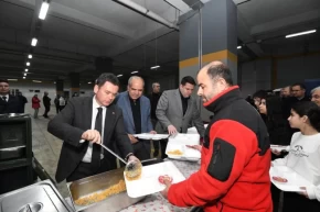 Bursa Osmangazide Başkan Aydın Yunuselinde vatandaşlarla iftarda buluştu
