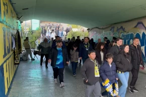 Başkan Akından Sındırgılı depremzede gençlere spor desteği