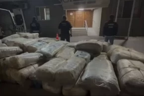 İzmirde 1 ton 346,5 kg uyuşturucu madde ele geçirildi