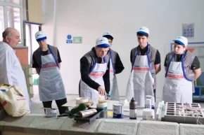 Bursada genç usta adaylarına uygulamalı eğitim