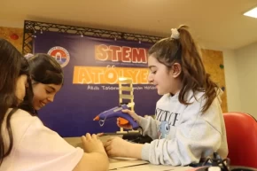 Maltepede kız çocukları STEM atölyesinde buluştu