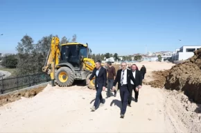 Çayırovada Kent Park ve Fatih Sultan Mehmet Parkındaki revizyon çalışmalarına yakın mercek