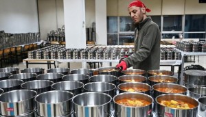 Kdz.Ereğli Belediyesi 1.500 kişiye sıcak aş dağıtıyor