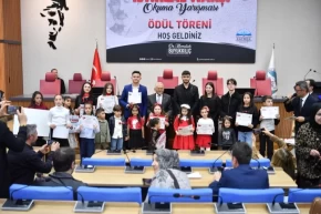 Kayseri Büyükşehir İstiklal Marşı coşkusuna ortak oldu
