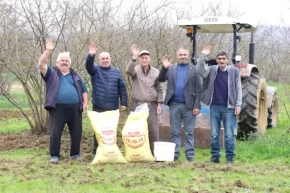 Kocaeli de gübreler toprakla buluşuyor, yüzler gülüyor